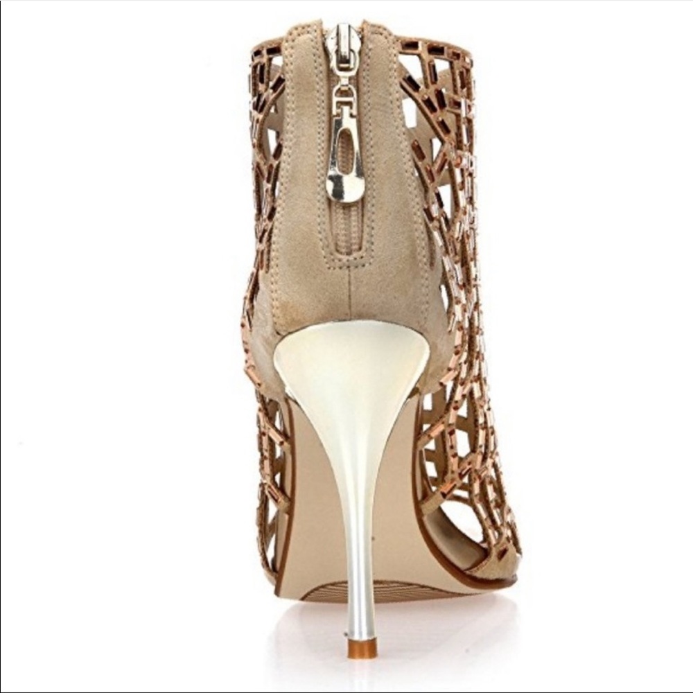Heels - Picture 2 of 3